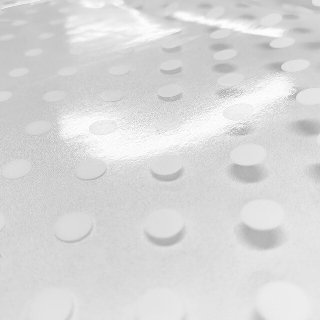 Tafelzeil transparant bedrukt stippen lichtgrijs