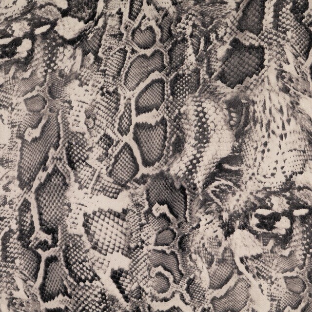 Viscose satijn dierenhuid grijs