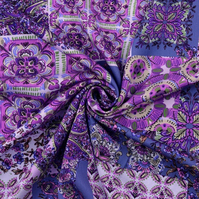 Viscose satijn digitaaldruk patchwork lila
