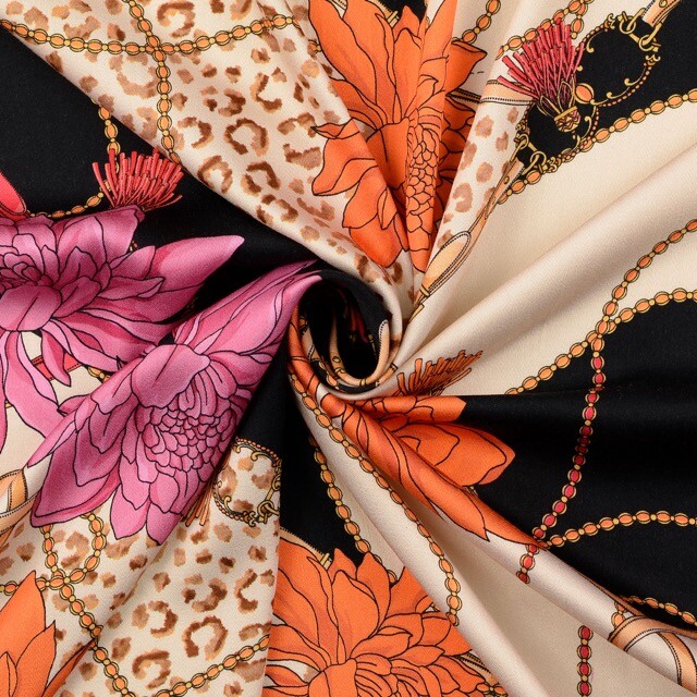 Viscose satijn digitaaldruk bloemen roze/oranje