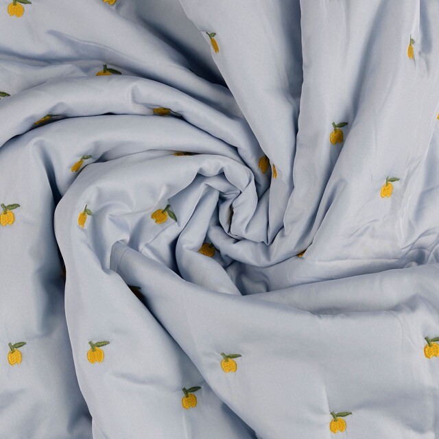 Stepp stof gewatteerd geborduurd fruit blauw