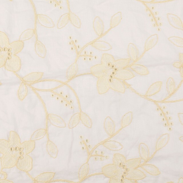 Voile met geborduurde bloemen wit