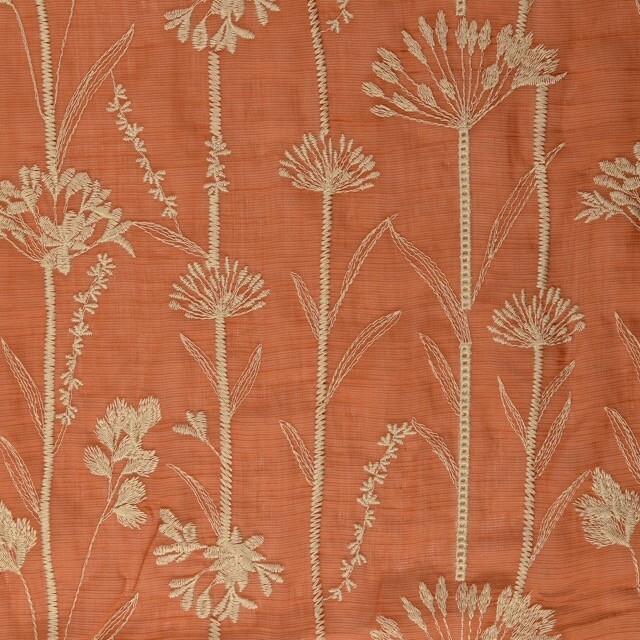 Voile met geborduurde bloemen brick